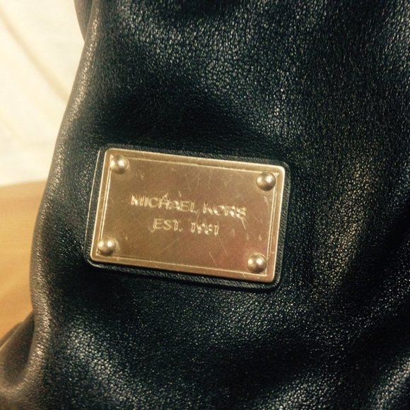 Kors Astor Grommet Hobo Leather Shoulder Bag - Picture 2 of 6